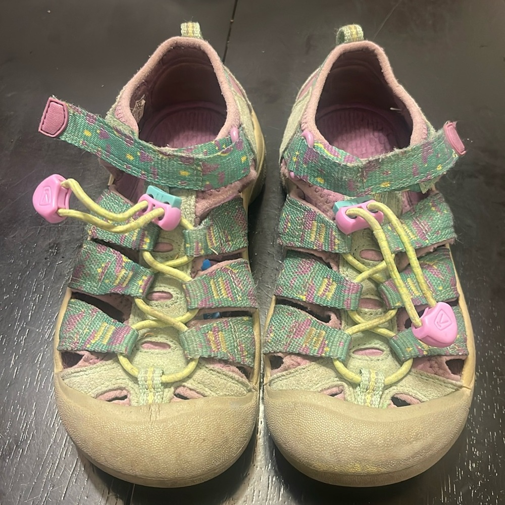 Keen hiking shoes girls  water shoe